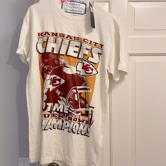 ABERCROMBIE & FITCH • MENS Official NFL CHIEFS Vintage Graphic Tee (M T) *NWT* - Picture 5 of 5